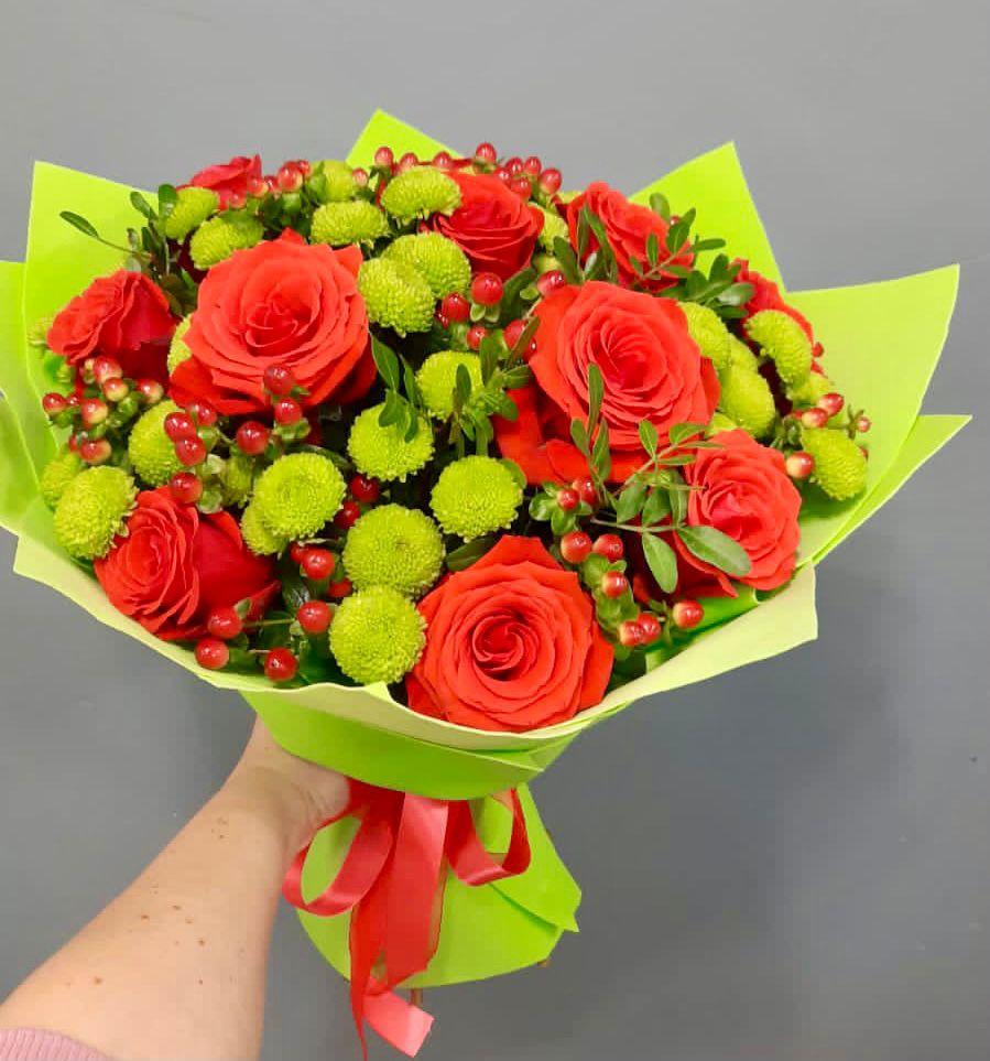 Букет цветов из: Хризантемы и Розы в Белогорске Республики Крым