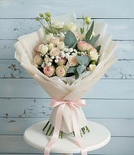 Букет цветов из:  Розы и Лизиантусы в Белогорске Республики Крым