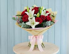 Букет цветов из:  Лилии и Розы в Белогорске Республики Крым