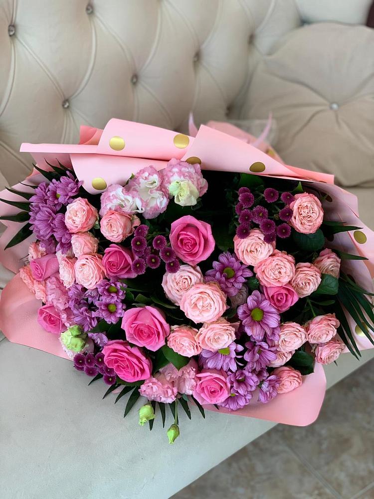 Букет цветов из: Хризантемы, Розы и Лизиантусы в Белогорске Республики Крым