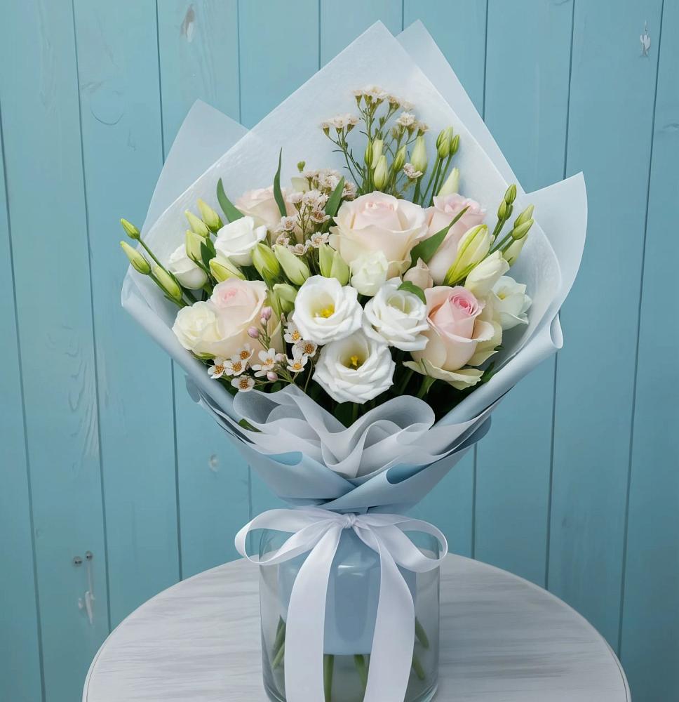 Букет цветов из: Розы и Лизиантусы в Белогорске Республики Крым