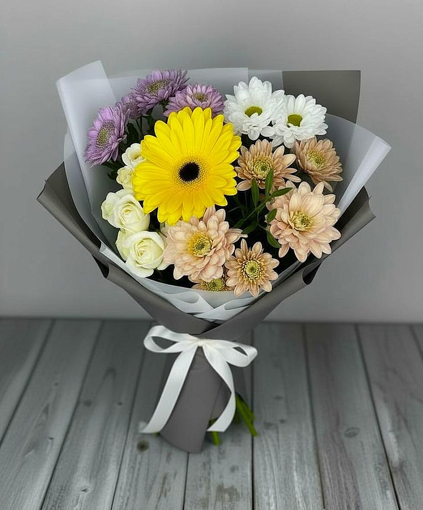 Букет цветов из: Розы, Герберы и Хризантемы в Белогорске Республики Крым