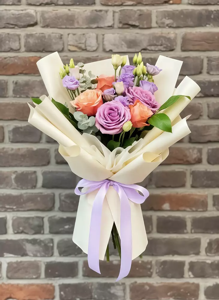 Букет цветов из: Лизиантусы и Розы в Белогорске Республики Крым