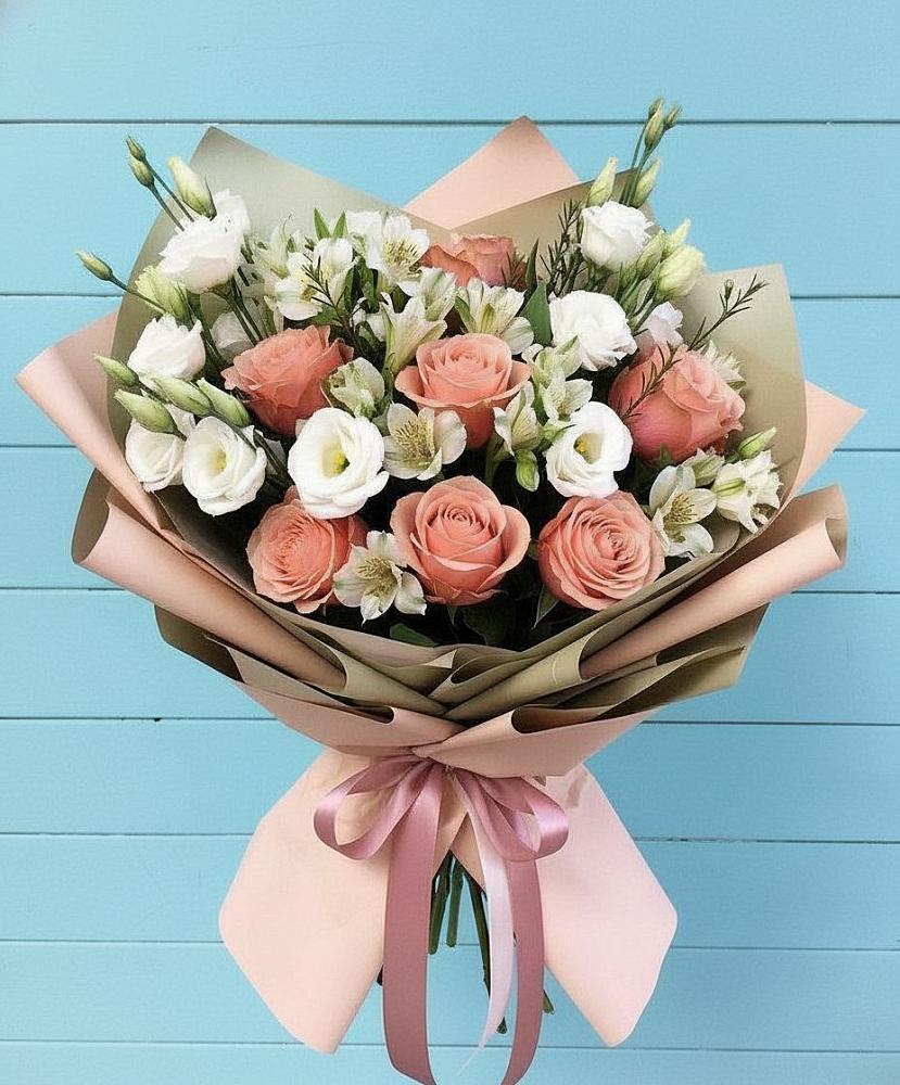 Букет цветов из: Розы, Альстромерии и Лизиантусы в Белогорске Республики Крым