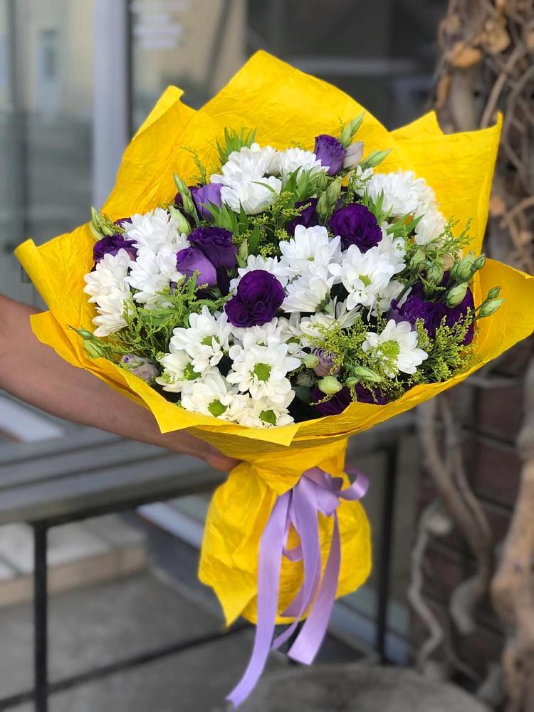 Букет цветов из: Ирисы, Хризантемы и Ромашки в Белогорске Республики Крым