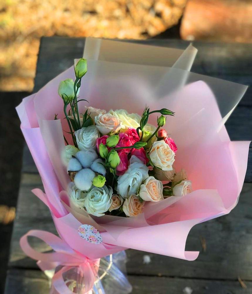 Букет цветов из: Розы и Лизиантусы в Белогорске Республики Крым