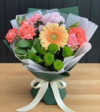 Букет цветов из:  Гвоздики, Розы, Герберы и Хризантемы в Белогорске Республики Крым