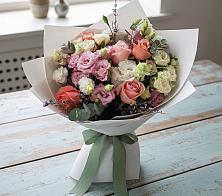 Букет цветов из:  Розы, Лизиантусы и Гвоздики в Белогорске Республики Крым