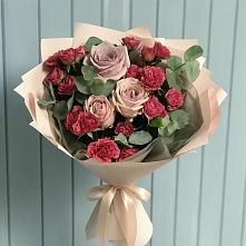 Букет цветов из:  Гвоздики и Розы в Белогорске Республики Крым