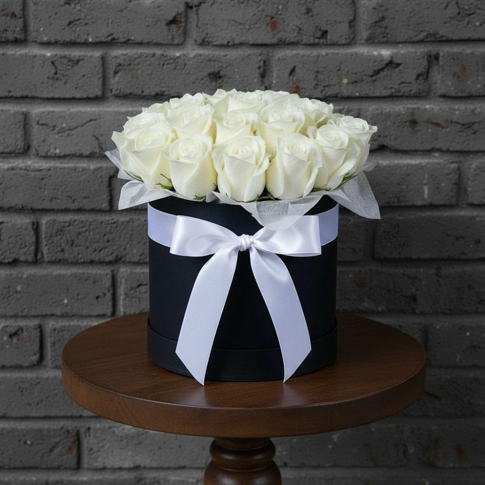 Цветочная композиция из Розы в шляпной коробке в Белогорске Республики Крым