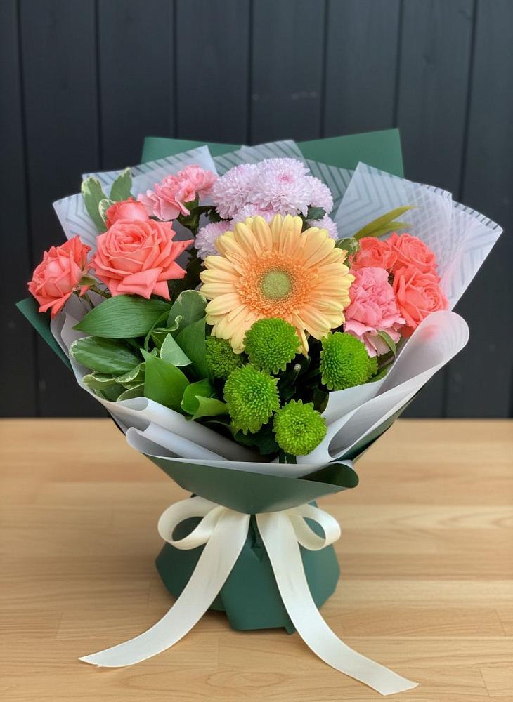 Букет цветов из: Гвоздики, Розы, Герберы и Хризантемы в Белогорске Республики Крым