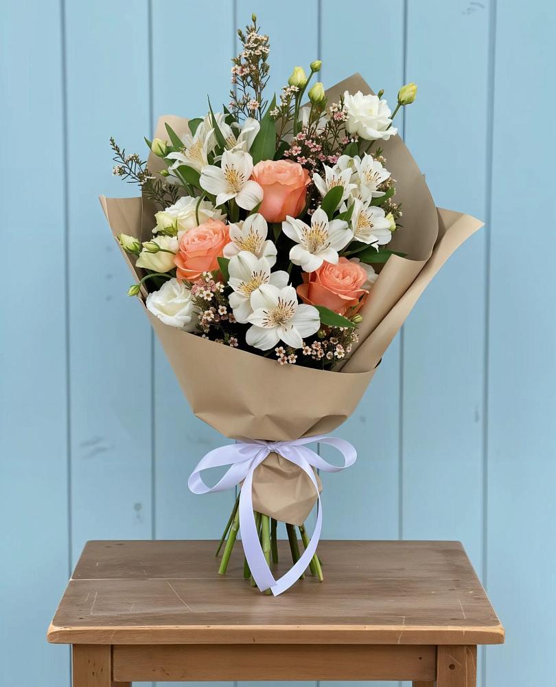 Букет цветов из: Альстромерии, Лизиантусы, Розы и Хризантемы в Белогорске Республики Крым