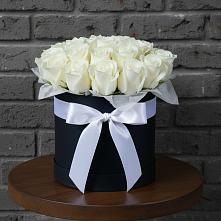 Цветочная композиция из Розы в шляпной коробке в Белогорске Республики Крым